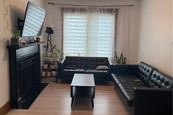 2pc Bathroom - 202 Colborne Street W, Brantford, ON N3T1L7 Photo 5