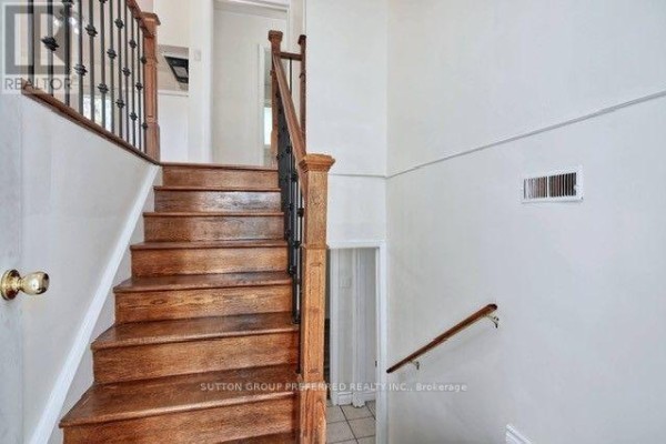 202 Michaelmas Street, London East, ON N5Y1N1 Photo 3