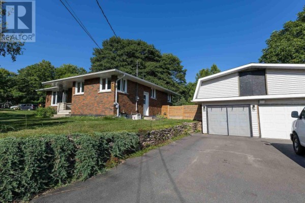 Primary Bedroom - 202 Old Goulais Bay Rd, Includes 196 Old Goulais Bay Road, Sault Ste  Marie, ON P6A0B5 Photo 4