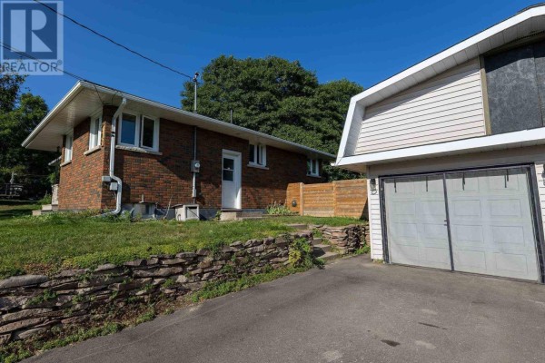 Bedroom - 202 Old Goulais Bay Rd, Includes 196 Old Goulais Bay Road, Sault Ste  Marie, ON P6A0B5 Photo 5