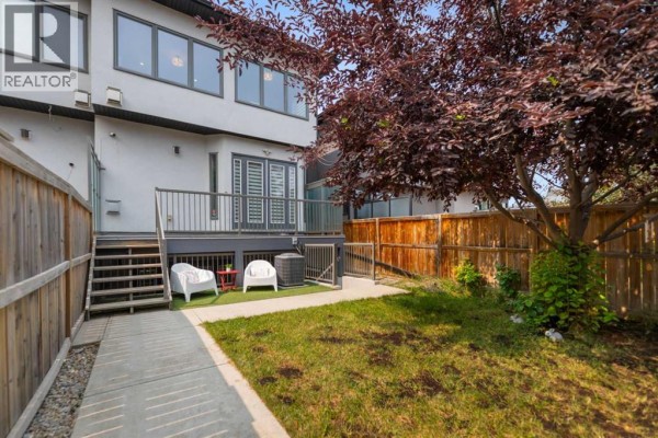 Kitchen - 2020 37 Street Sw, Calgary, AB T3E3A9 Photo 4
