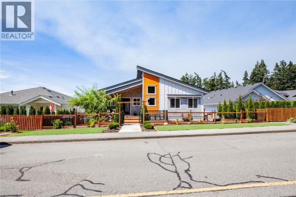 2020 Ernest Lane, Duncan, BC, photo 2