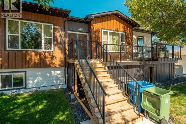 4pc Bathroom - 2021 15th Street, Coaldale, AB T1M1A1 Photo 3