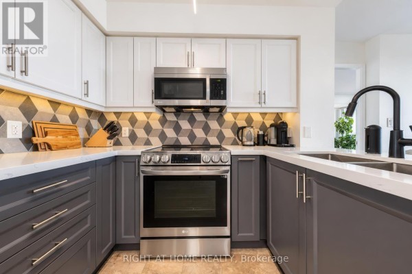 Kitchen - 2022 - 35 Hollywood Avenue, Toronto, ON M2N0A9 Photo 3