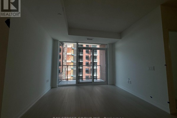 2022 - 4010 Eglinton Avenue W, Toronto, ON M9A0G5 Photo 5
