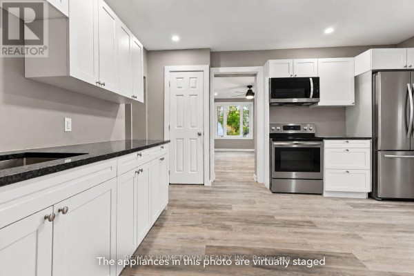 Family room - 2022 Dundas Street N, Edwardsburgh/cardinal, ON K0E1E0 Photo 4