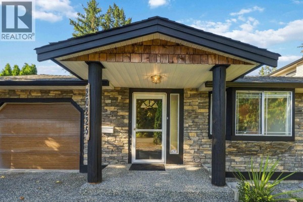 20225 Lorne Avenue, Maple Ridge, BC V2X1E9 Photo 2