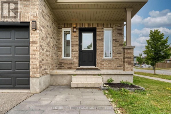 Bathroom - 2023 Jubilee Drive, London North, ON N6G0H7 Photo 2