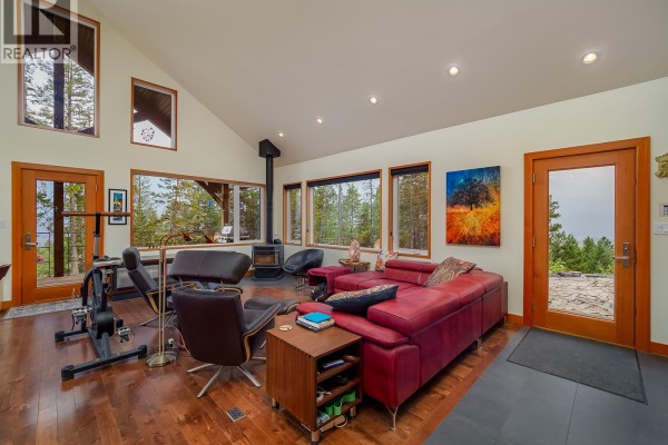 Bedroom - 2023 Mcmurdo Road, Golden, BC V0A1H4 Photo 5
