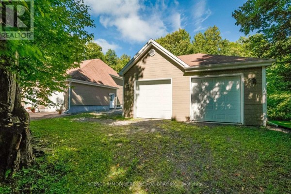 Kitchen - 20233 Maple Road, South Glengarry, ON K0C2J0 Photo 4