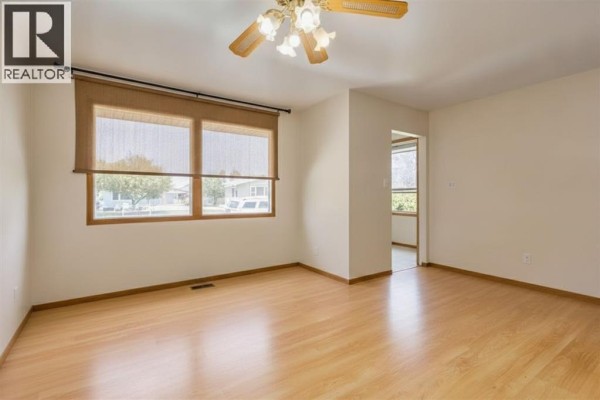 Dining room - 2024 43 Street Se, Calgary, AB T2B1H4 Photo 4
