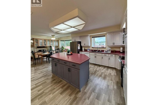 3pc Ensuite bath - 2025 Kokanee Drive Unit# 46, Cranbrook, BC V1C6J2 Photo 5