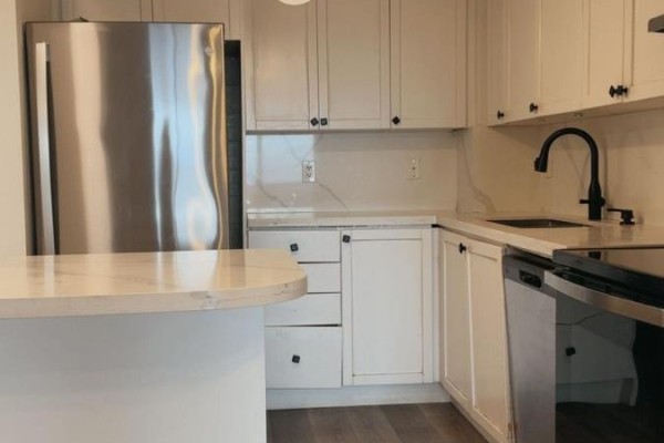 2027 - 3888 Duke Of York Boulevard, Mississauga, ON L5B4P5 Photo 3