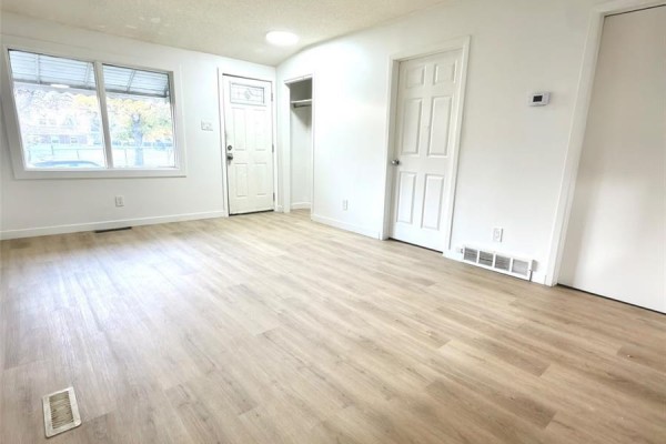 4pc Bathroom - 2027 Montreal Street, Regina, SK S4P1L5 Photo 3