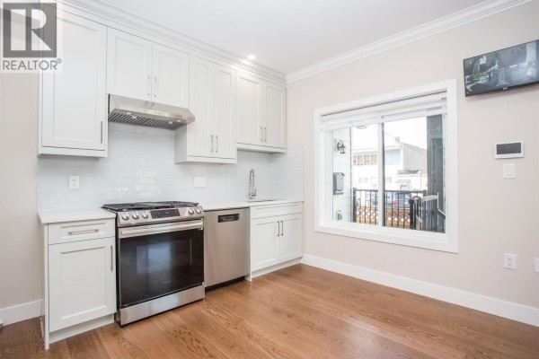 2028 E 42nd Avenue, Vancouver, BC V5P1L8 Photo 3