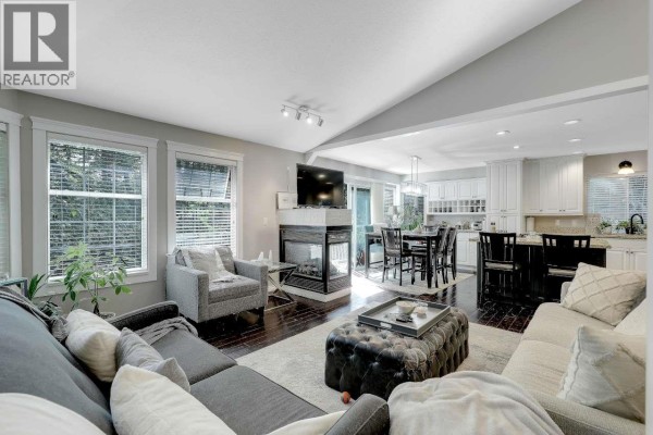 2028 Saskatchewan Avenue, Port Coquitlam, BC V3C5H6 Photo 2