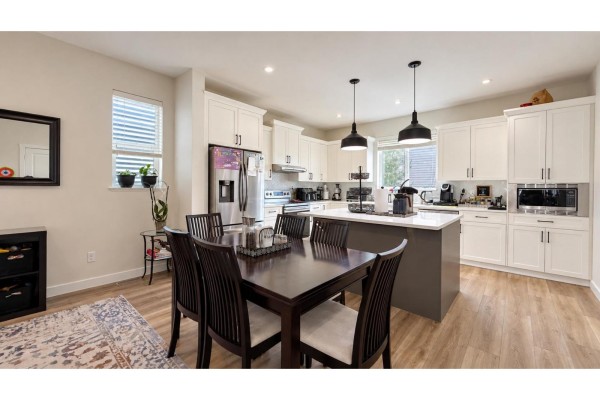 20298 82a Avenue, Langley, BC V2Y0Z1 Photo 4