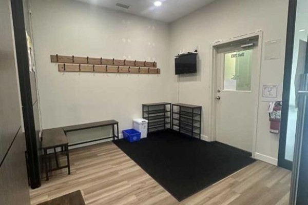 203, 25 Beju Industrial Drive, Sylvan Lake, AB T4S0B6 Photo 3