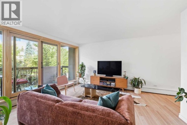 Kitchen - 203, 323 13 Avenue Sw, Calgary, AB T2R0K3 Photo 4