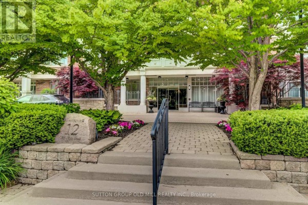 203 - 12 Old Mill Trail, Toronto, ON, photo 2