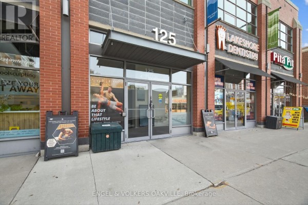 203 - 125 Lakeshore Road E, Mississauga, ON, photo 2