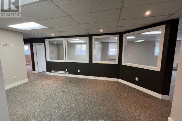 203 - 1818 Dundas Street E, Whitby, ON L1N2L4 Photo 5