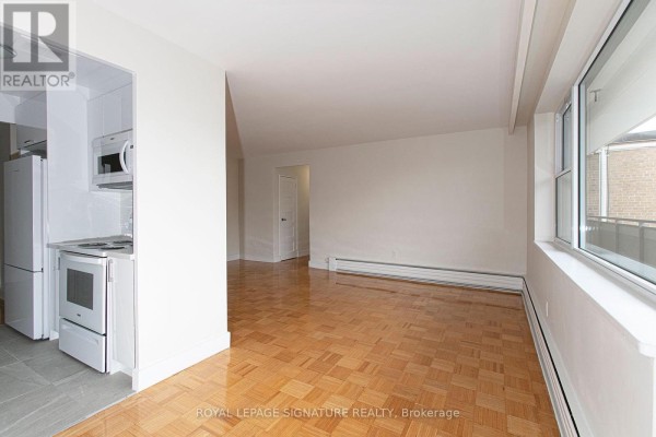 203 - 2 Grandstand Place, Toronto, ON M4H1E2 Photo 4