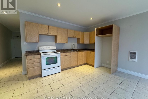 Bathroom - 203 - 258 Lakeshore Road E, Mississauga, ON L5G1G9 Photo 4