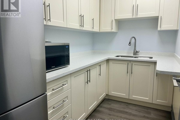203 - 2750 14th Avenue, Markham, ON L3R0B6 Photo 3