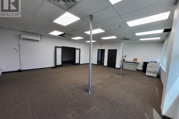 203 - 385 Connie Crescent, Vaughan, ON L4K5R2 Photo 4