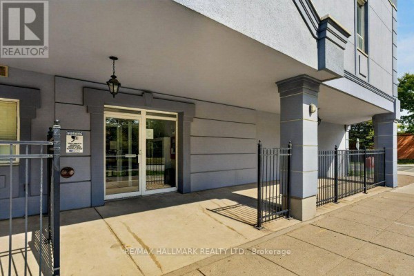203 - 400 York Boulevard, Hamilton, ON, photo 3