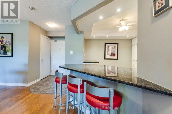 Kitchen - 203 - 5080 Pinedale Avenue N, Burlington, ON L7L5V7 Photo 3