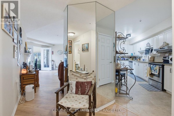 Sunroom - 203 - 511 Gainsborough Road, London North, ON N6G4Z5 Photo 4