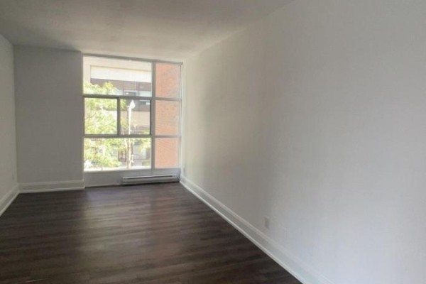 Bedroom 2 - 203 - 55 Charles Street W, Toronto, ON M5S2W9 Photo 5