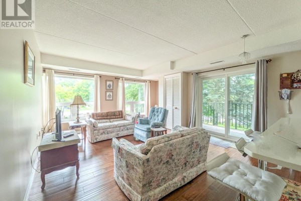 203 - 6704 Thorold Stone Road, Niagara Falls, ON L2J1B3 Photo 4