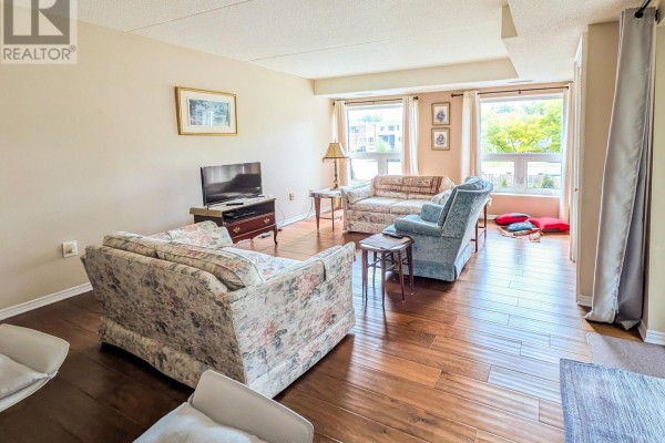 203 - 6704 Thorold Stone Road, Niagara Falls, ON L2J1B3 Photo 5