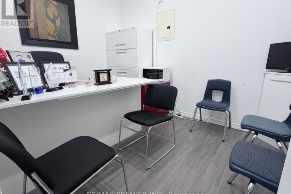 203 - 7181 Yonge Street, Markham, ON L3T0C7 Photo 4