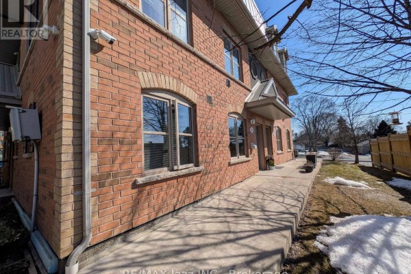 Dining room - 203 - 760 King Street E, Oshawa, ON L1H1G9 Photo 3