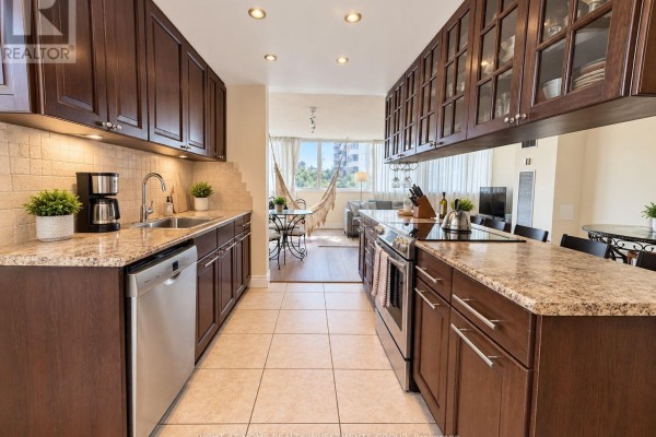 Dining room - 203 - 80 Antibes Drive, Toronto, ON M2R3N5 Photo 3
