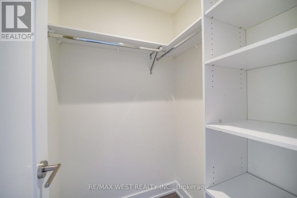 Den - 203 - 80 Vanauley Street, Toronto, ON M5T0C9 Photo 5