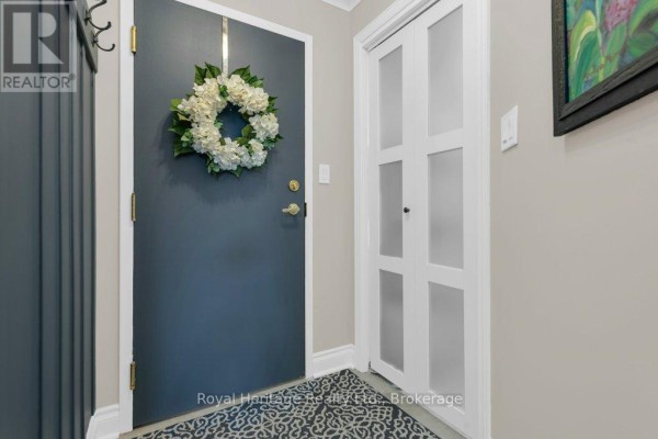 Bedroom 2 - 203 - 9 Centre Street, Greater Napanee, ON K7R3X3 Photo 5