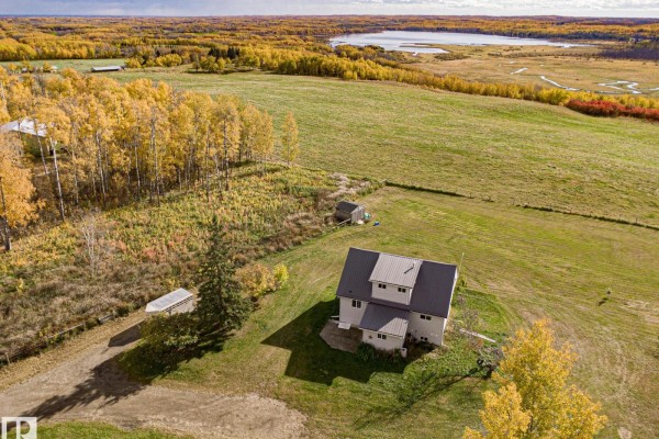Dining room - #203 1414 Hwy 37, Rural Lac Ste  Anne County, AB T0E1V0 Photo 2