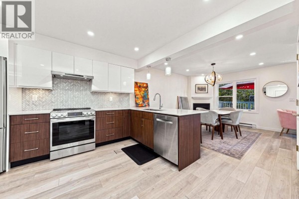 203 1513 Bowser Avenue, North Vancouver, BC V7P2Y4 Photo 3