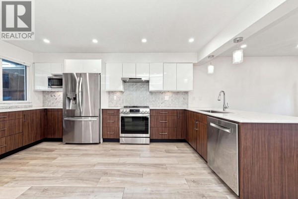 203 1513 Bowser Avenue, North Vancouver, BC V7P2Y4 Photo 4