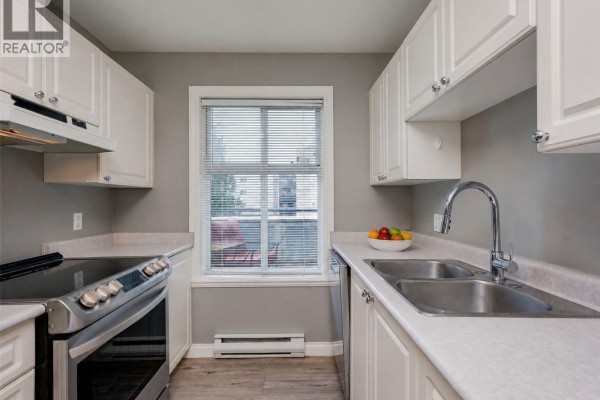 Balcony - 203 1580 Christmas Ave, Saanich, BC V8P2X2 Photo 5