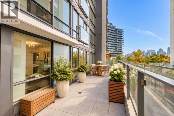 203 1788 Columbia Street, Vancouver, BC V5Y0L7 Photo 2