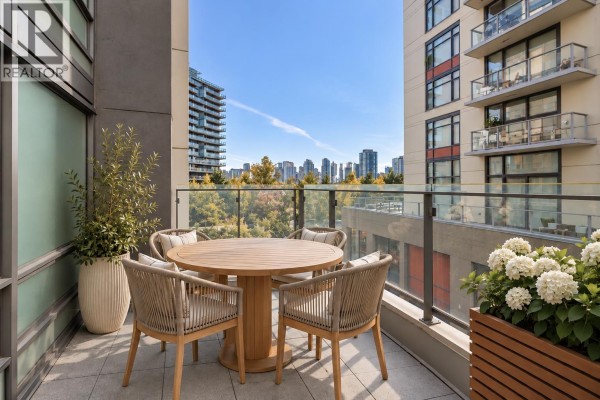 203 1788 Columbia Street, Vancouver, BC V5Y0L7 Photo 3