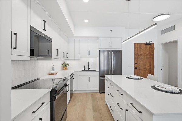 Kitchen - 203 1924 St. Mary's Road, Winnipeg, MB R2N0M7 Photo 3