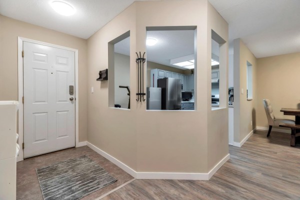203 19835 64 Avenue, Langley, BC V2Y1L8 Photo 4