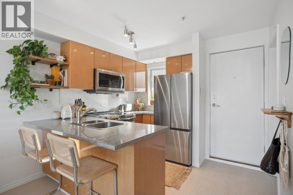 203 2190 W 5th Avenue, Vancouver, BC V6K1S2 Photo 4